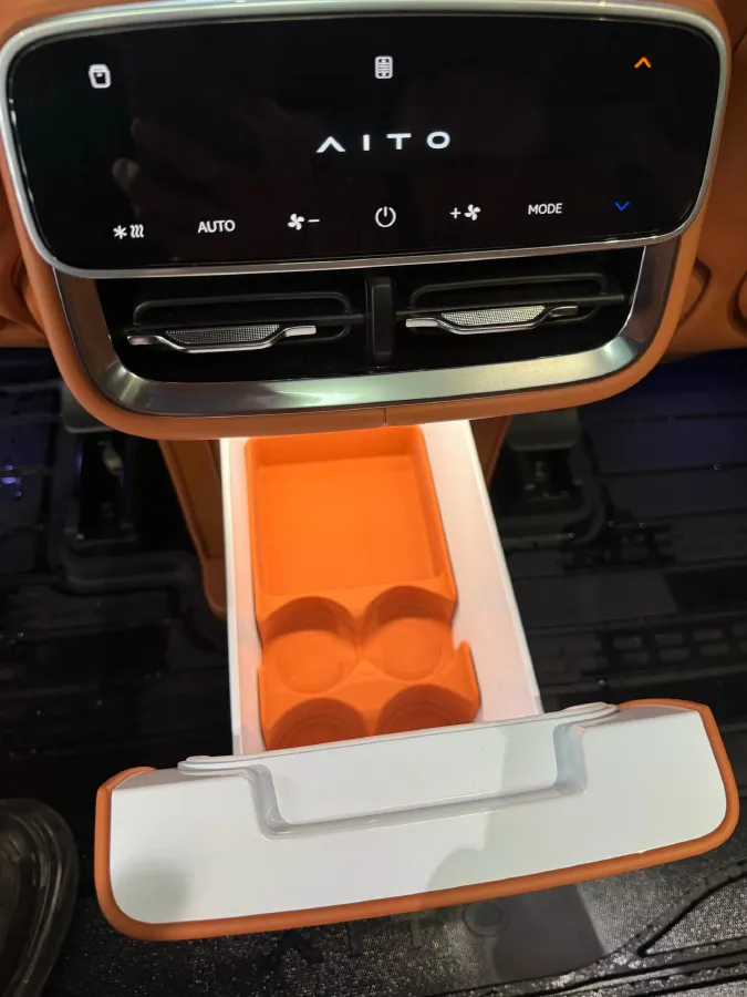 2026 AITO AITO M7 REEV 160HP REEV,autocango,china used car exporter,china ev exporter,chinese used car exporter,chinese used ev exporter