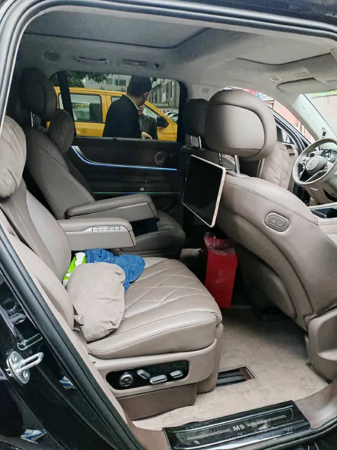 2024 AITO AITO M9 1.5T 152HP L4 REEV 42KWH,autocango,china used car exporter,china ev exporter,chinese used car exporter,chinese used ev exporter