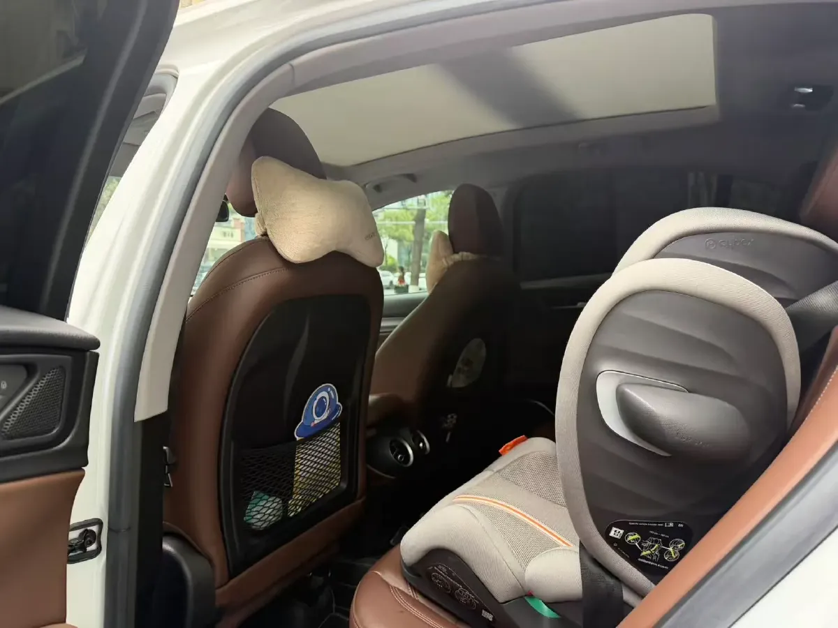 2017 Jaguar XE 2.0T 240HP L4 8AT,autocango,china used car exporter,china ev exporter,chinese used car exporter,chinese used ev exporter