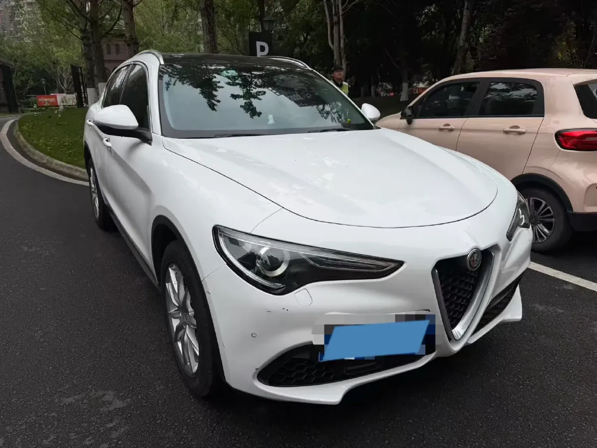 2017 Jaguar XE 2.0T 240HP L4 8AT,autocango,china used car exporter,china ev exporter,chinese used car exporter,chinese used ev exporter