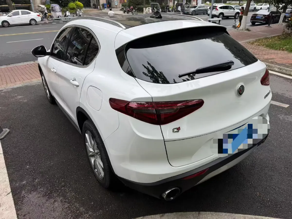 2017 Jaguar XE 2.0T 240HP L4 8AT,autocango,china used car exporter,china ev exporter,chinese used car exporter,chinese used ev exporter