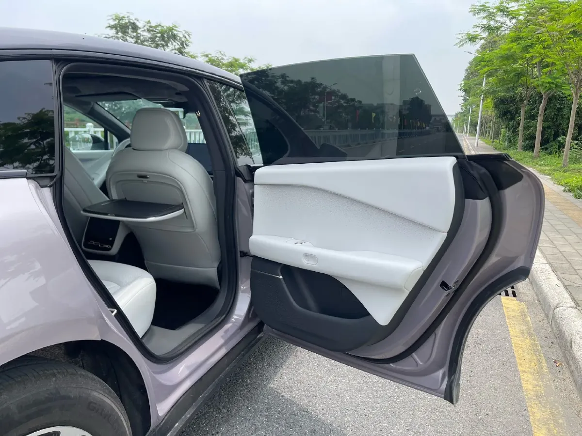 2024 Xpeng P7+ BEV 60.7KWH,autocango,china used car exporter,china ev exporter,chinese used car exporter,chinese used ev exporter