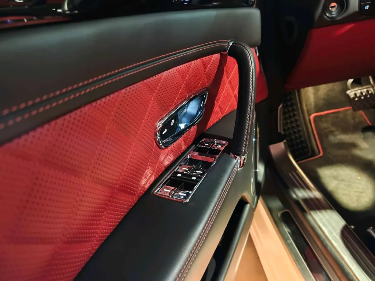 2017 Bentley Flying Spur 4.0T 528HP V8 8AT,autocango,china used car exporter,china ev exporter,chinese used car exporter,chinese used ev exporter