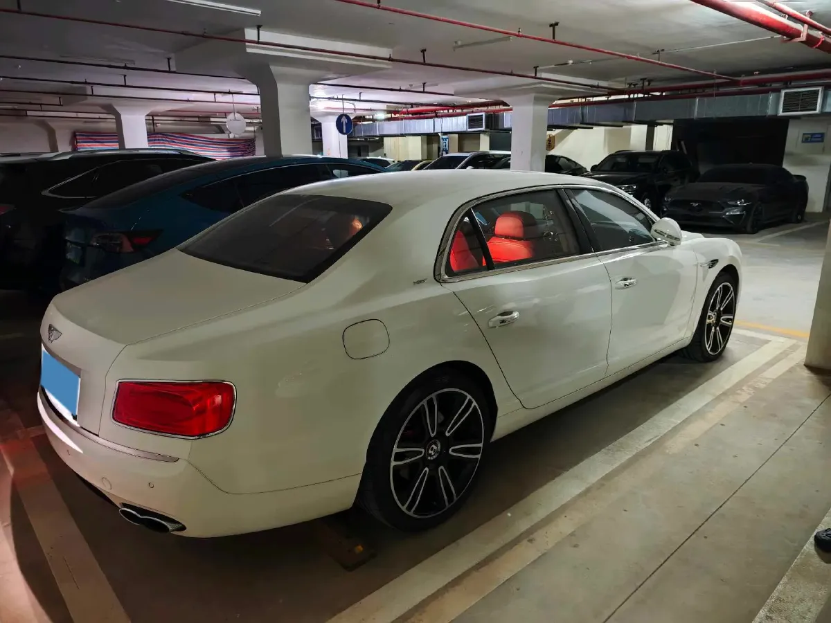 2017 Bentley Flying Spur 4.0T 528HP V8 8AT,autocango,china used car exporter,china ev exporter,chinese used car exporter,chinese used ev exporter