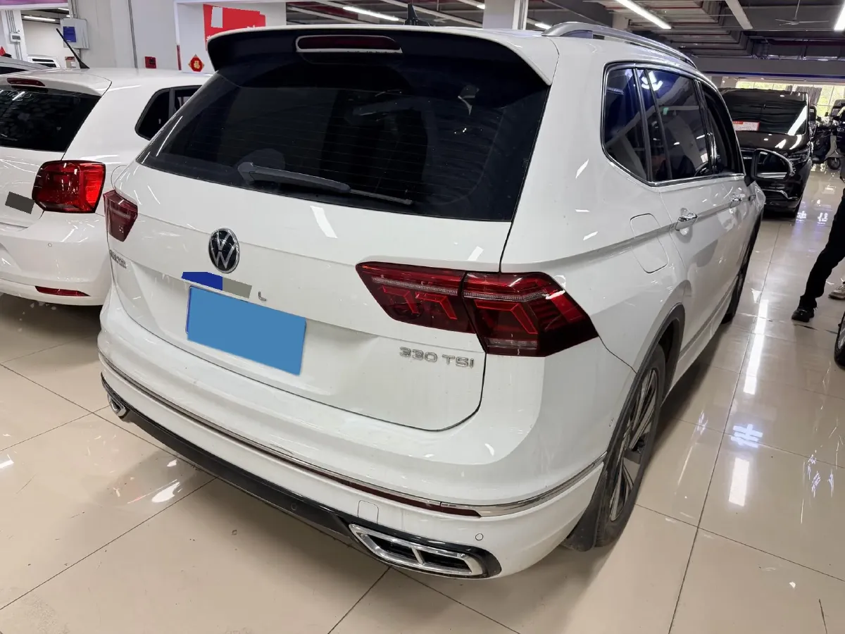 2023 Volkswagen Tiguan L 2.0T 186HP L4 7DCT,autocango,china used car exporter,china ev exporter,chinese used car exporter,chinese used ev exporter
