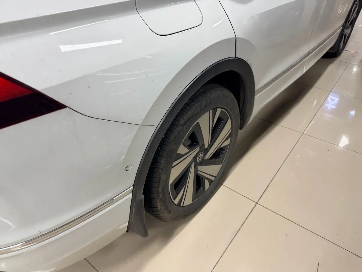 2023 Volkswagen Tiguan L 2.0T 186HP L4 7DCT,autocango,china used car exporter,china ev exporter,chinese used car exporter,chinese used ev exporter