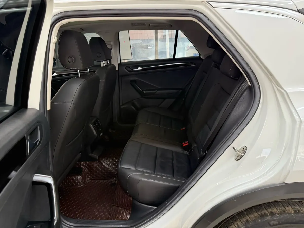 2022 Volkswagen T-Roc 1.4T 150HP L4 7DCT,autocango,china used car exporter,china ev exporter,chinese used car exporter,chinese used ev exporter