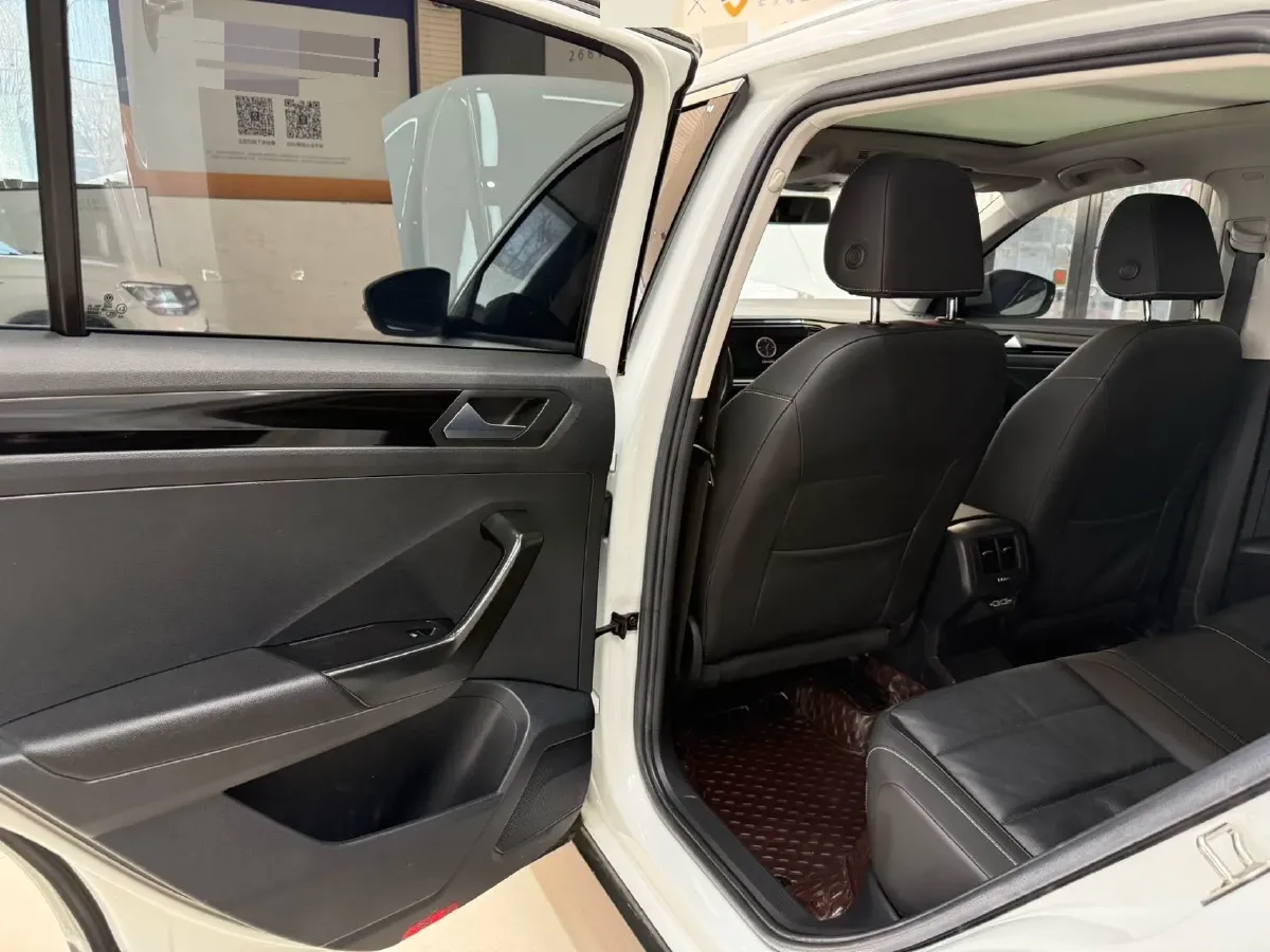 2022 Volkswagen T-Roc 1.4T 150HP L4 7DCT,autocango,china used car exporter,china ev exporter,chinese used car exporter,chinese used ev exporter