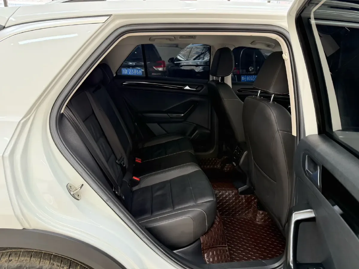 2022 Volkswagen T-Roc 1.4T 150HP L4 7DCT,autocango,china used car exporter,china ev exporter,chinese used car exporter,chinese used ev exporter