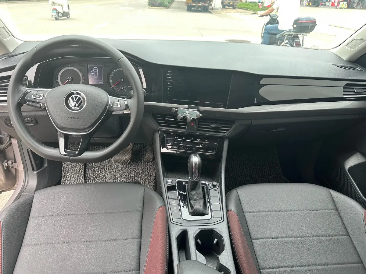 2021 Volkswagen Bora 1.5L 113HP L4 6AT,autocango,china used car exporter,china ev exporter,chinese used car exporter,chinese used ev exporter