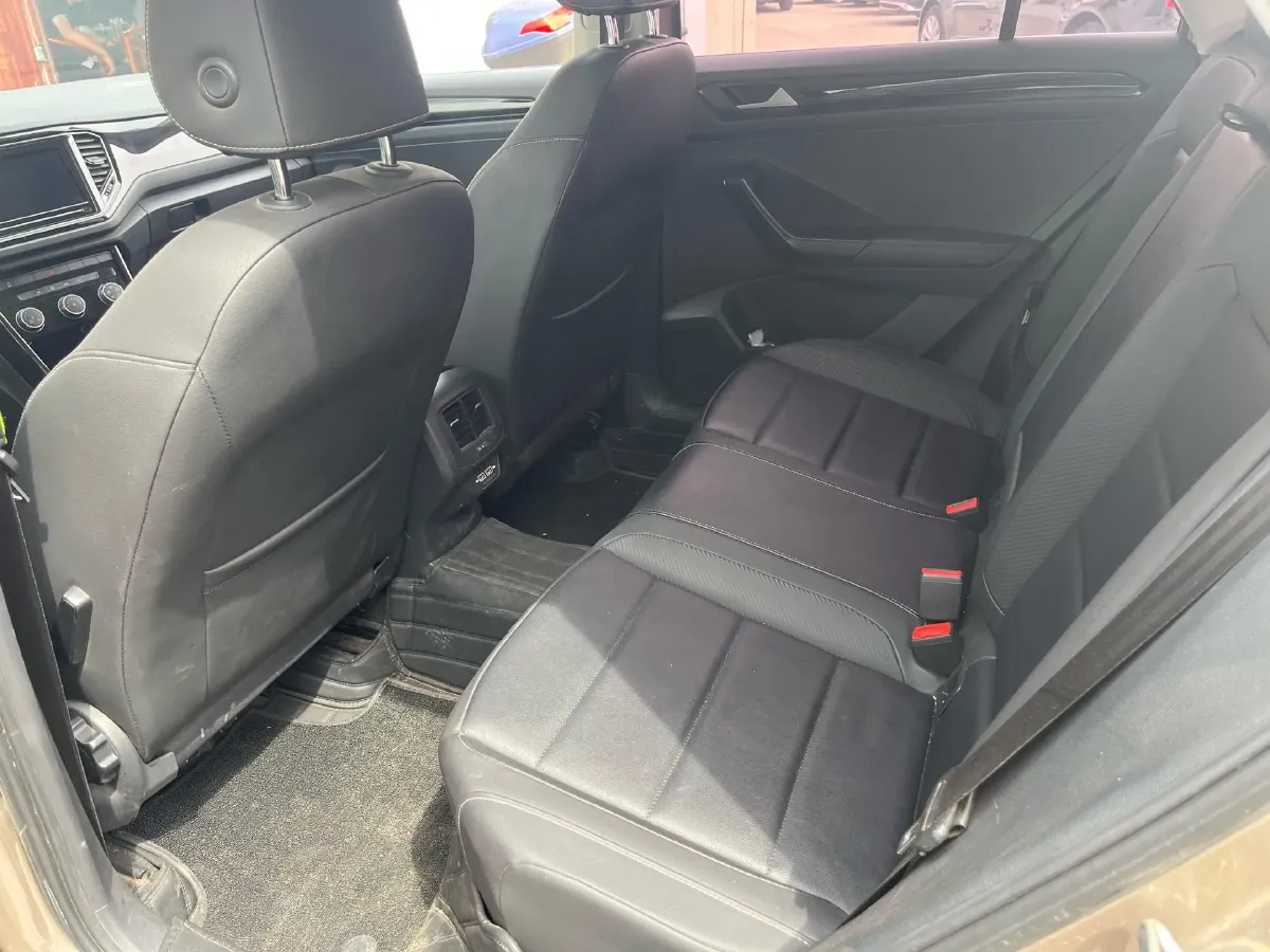 2019 Volkswagen T-Roc 1.4T 150HP L4 7DCT,autocango,china used car exporter,china ev exporter,chinese used car exporter,chinese used ev exporter