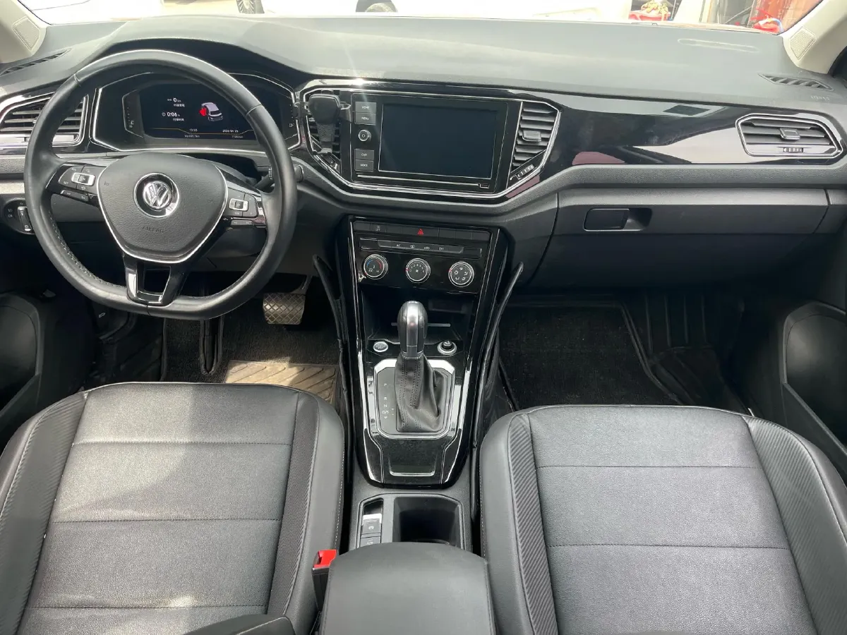 2019 Volkswagen T-Roc 1.4T 150HP L4 7DCT,autocango,china used car exporter,china ev exporter,chinese used car exporter,chinese used ev exporter