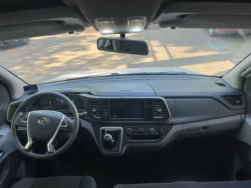 2024 MAXUS XinTu V80 2.0T 147HP L4 6MT,autocango,china used car exporter,china ev exporter,chinese used car exporter,chinese used ev exporter