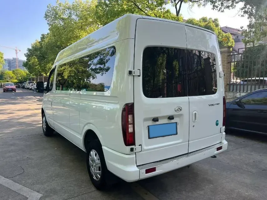 2024 MAXUS XinTu V80 2.0T 147HP L4 6MT,autocango,china used car exporter,china ev exporter,chinese used car exporter,chinese used ev exporter