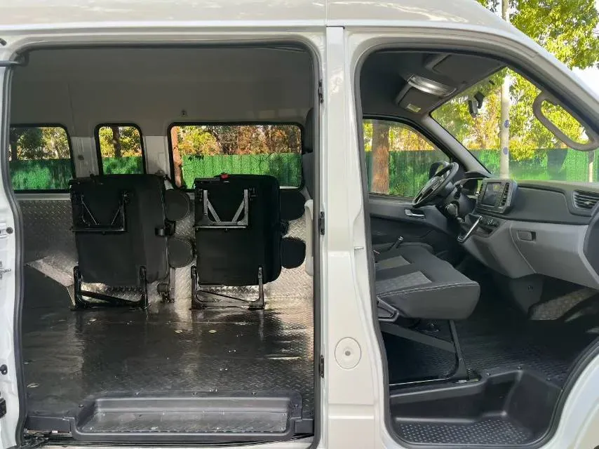 2024 MAXUS XinTu V80 2.0T 147HP L4 6MT,autocango,china used car exporter,china ev exporter,chinese used car exporter,chinese used ev exporter