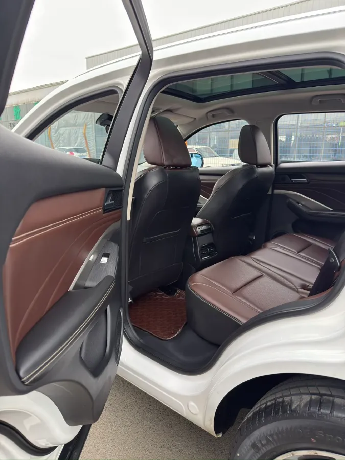 2018 WEY VV6 2.0T 197HP L4 7DCT,autocango,china used car exporter,china ev exporter,chinese used car exporter,chinese used ev exporter