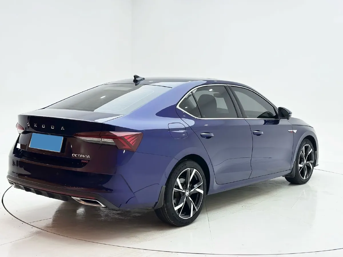 2021 Skoda Octavia 1.4T 150HP L4 7DCT,autocango,china used car exporter,china ev exporter,chinese used car exporter,chinese used ev exporter