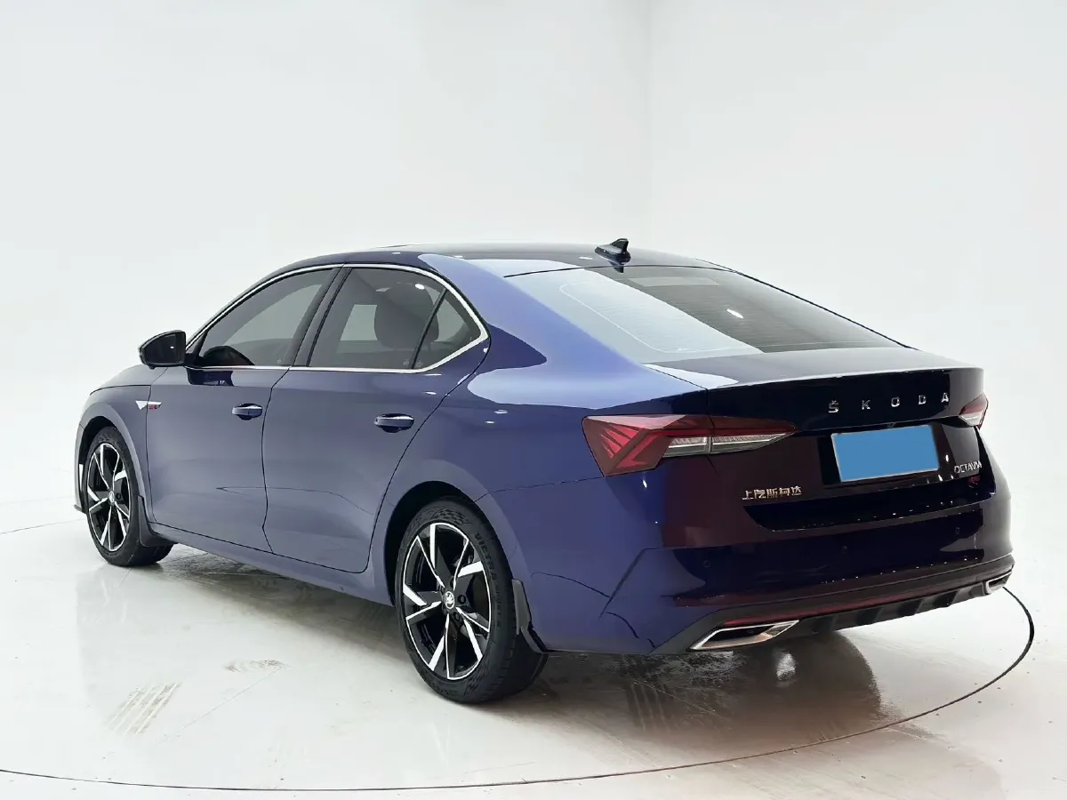 2021 Skoda Octavia 1.4T 150HP L4 7DCT,autocango,china used car exporter,china ev exporter,chinese used car exporter,chinese used ev exporter