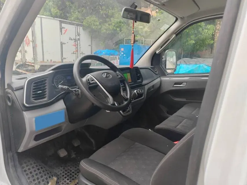 2021 MAXUS XinTu V80 2.0T 139HP L4 6MT,autocango,china used car exporter,china ev exporter,chinese used car exporter,chinese used ev exporter