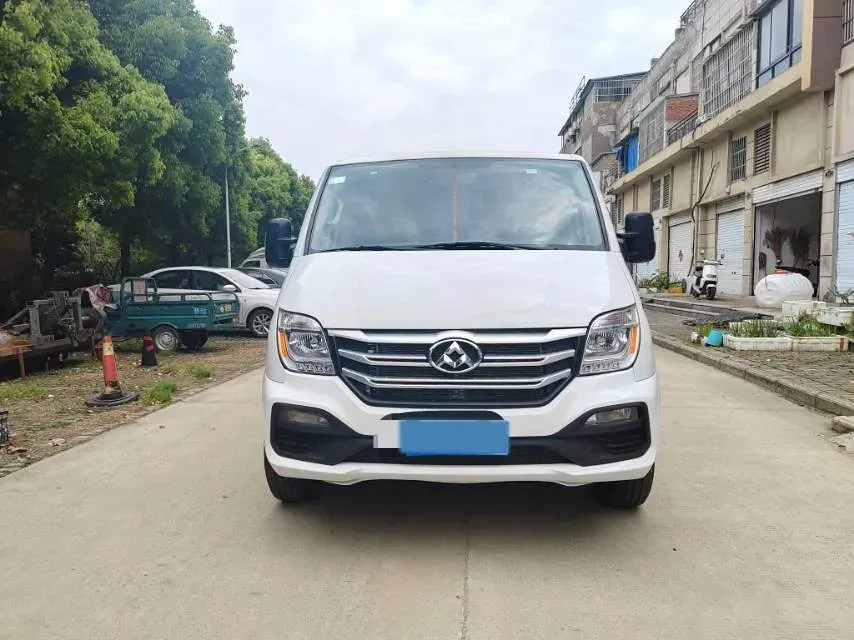 2021 MAXUS XinTu V80 2.0T 139HP L4 6MT,autocango,china used car exporter,china ev exporter,chinese used car exporter,chinese used ev exporter