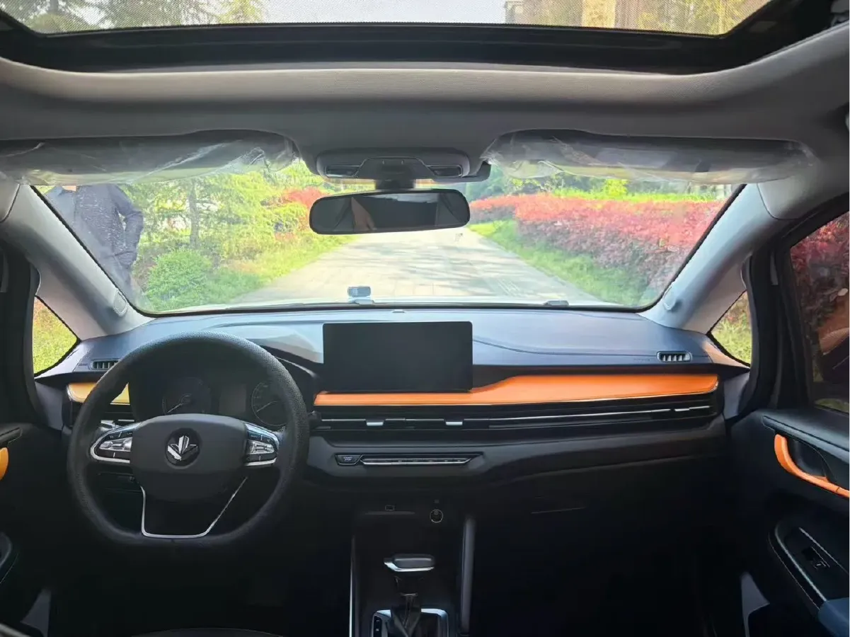 2022 Livan X3 PRO 1.5L 113HP L4 CVT,autocango,china used car exporter,china ev exporter,chinese used car exporter,chinese used ev exporter