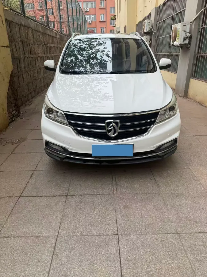 2019 BaoJun 730 1.5T 147HP L4 CVT,autocango,china used car exporter,china ev exporter,chinese used car exporter,chinese used ev exporter
