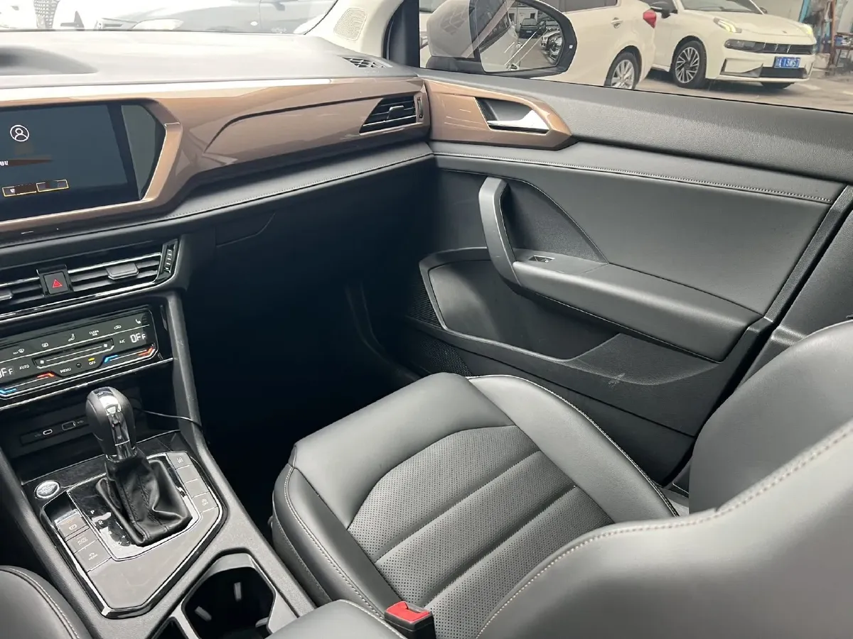 2021 Volkswagen Tharu 1.4T 150HP L4 7DCT,autocango,china used car exporter,china ev exporter,chinese used car exporter,chinese used ev exporter