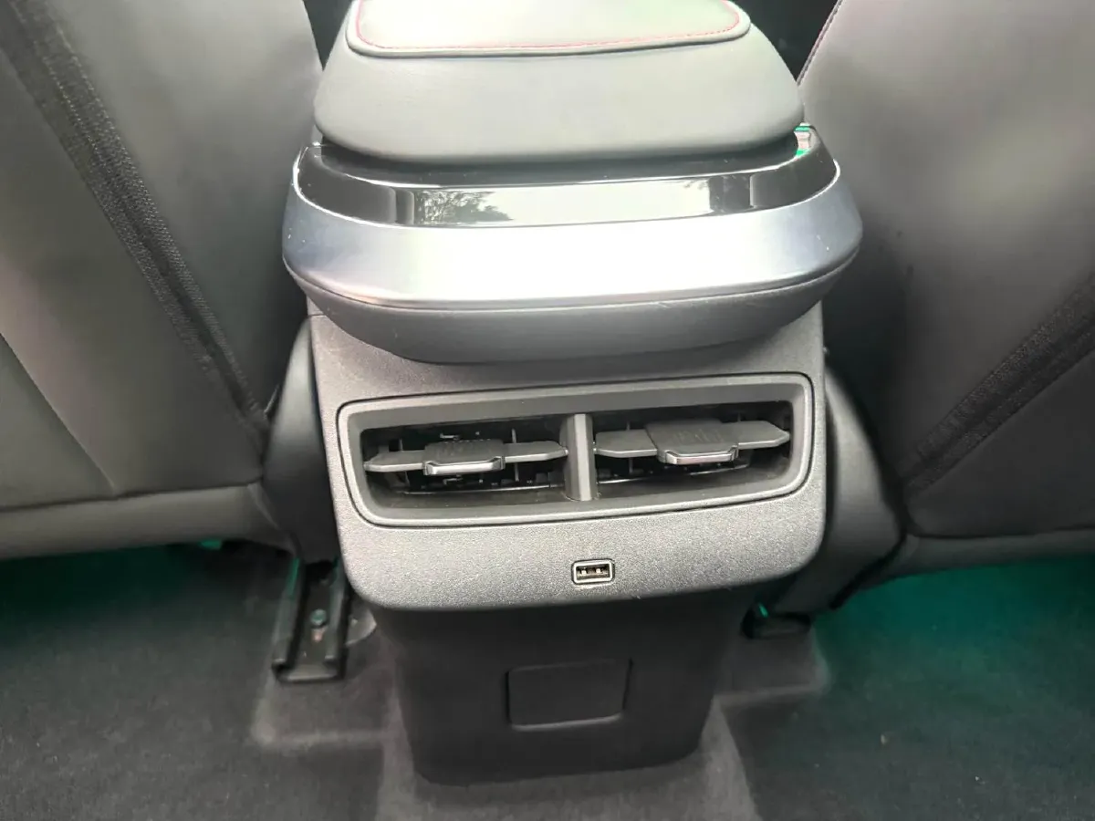 2022 Jetour DASHING 1.6T 197HP L4 7DCT,autocango,china used car exporter,china ev exporter,chinese used car exporter,chinese used ev exporter