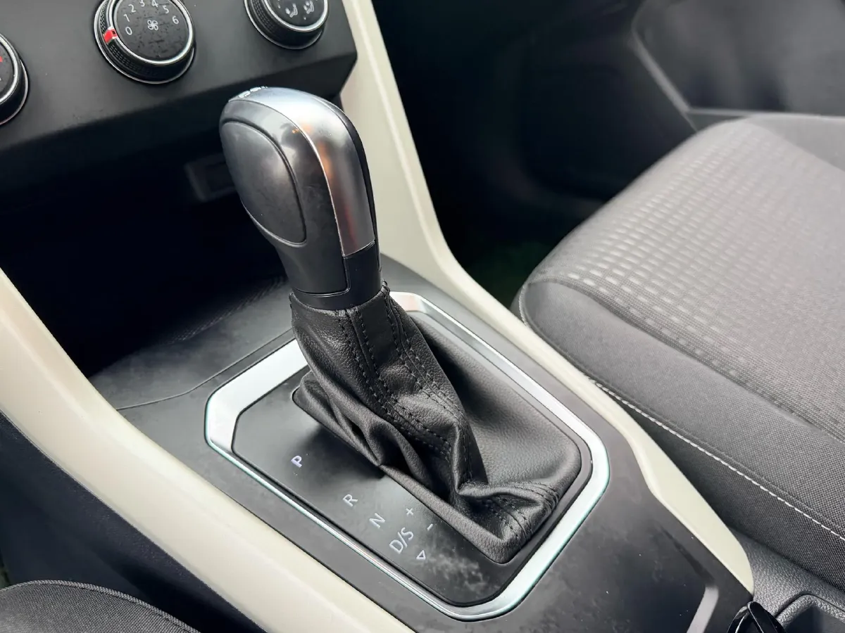 2019 Volkswagen T-Roc 1.4T 131HP L4 7DCT,autocango,china used car exporter,china ev exporter,chinese used car exporter,chinese used ev exporter