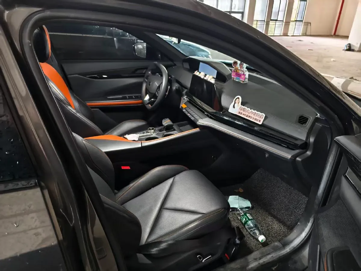 2022 ChangAn UNI-V 1.5T 188HP L4 7DCT,autocango,china used car exporter,china ev exporter,chinese used car exporter,chinese used ev exporter