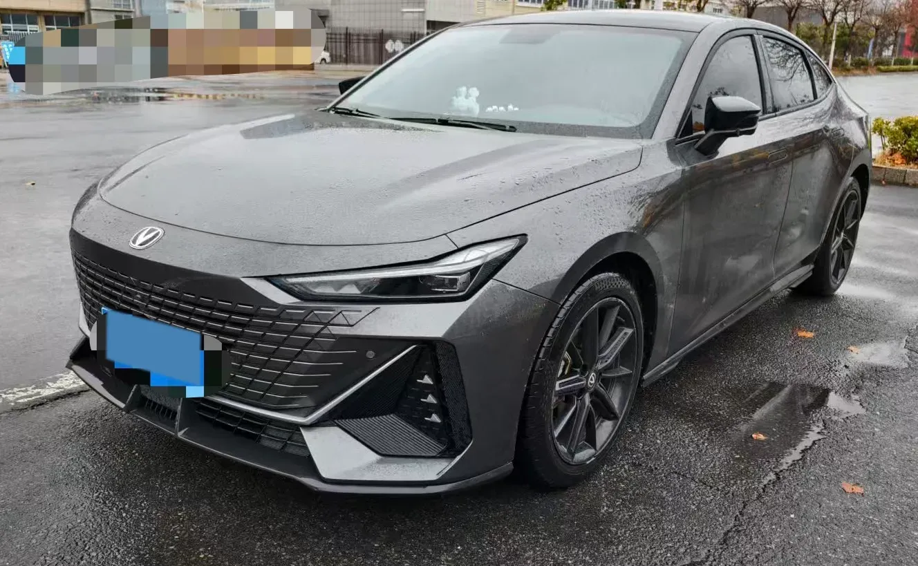 2022 ChangAn UNI-V 1.5T 188HP L4 7DCT,autocango,china used car exporter,china ev exporter,chinese used car exporter,chinese used ev exporter