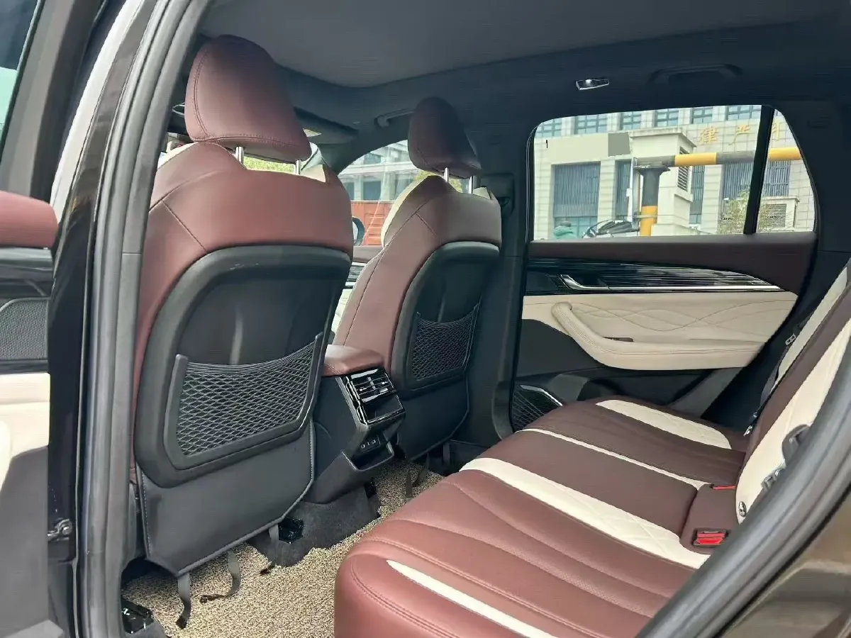 2021 Geely Monjaro 2.0T 218HP L4 7DCT,autocango,china used car exporter,china ev exporter,chinese used car exporter,chinese used ev exporter