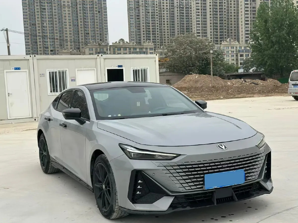 2022 ChangAn UNI-V 1.5T 188HP L4 7DCT,autocango,china used car exporter,china ev exporter,chinese used car exporter,chinese used ev exporter