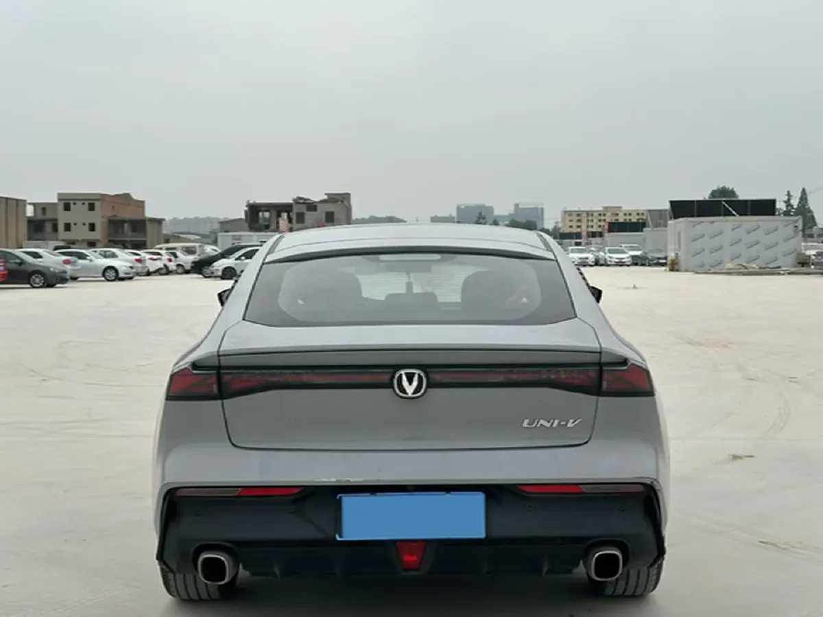 2022 ChangAn UNI-V 1.5T 188HP L4 7DCT,autocango,china used car exporter,china ev exporter,chinese used car exporter,chinese used ev exporter