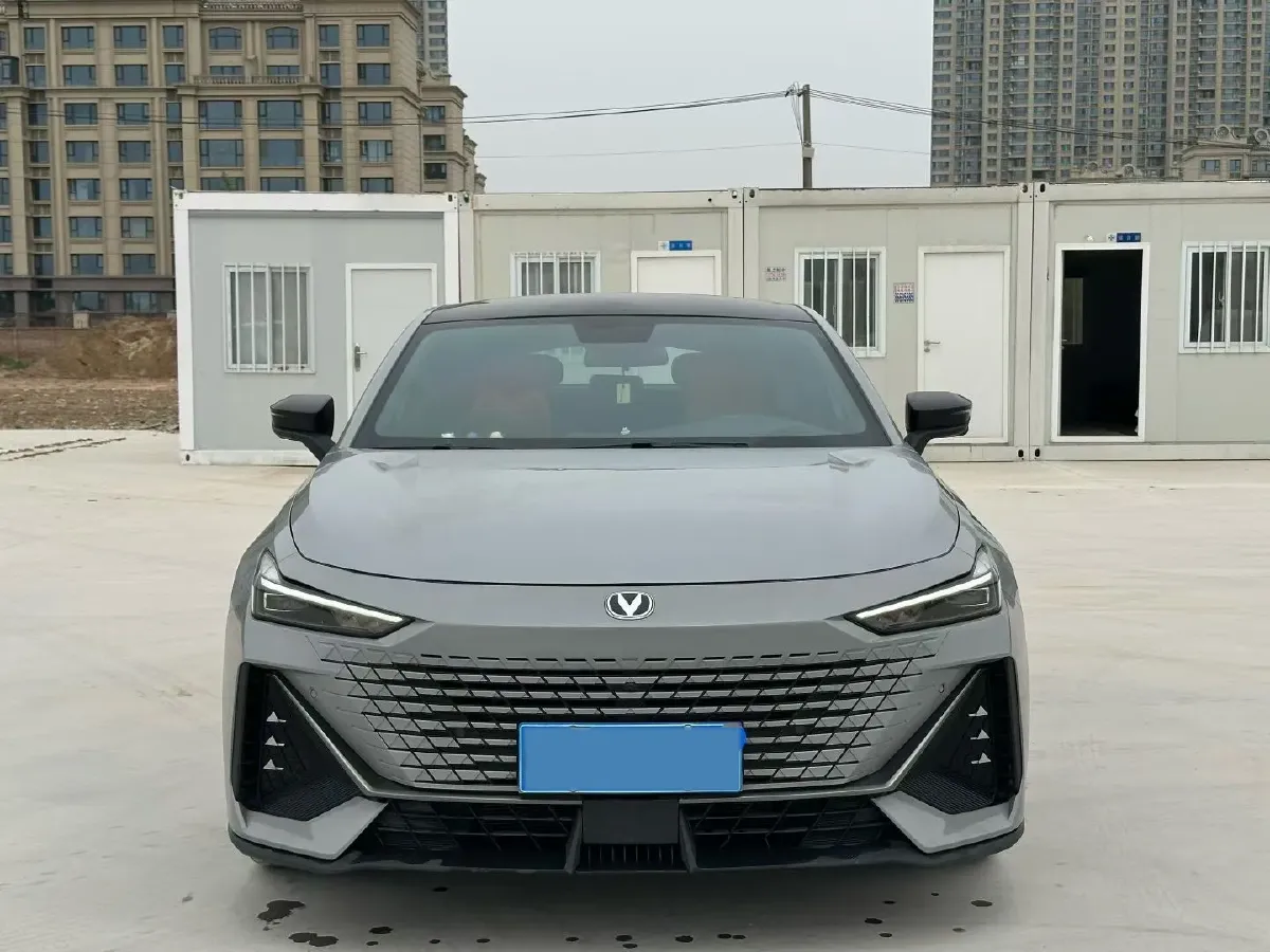 2022 ChangAn UNI-V 1.5T 188HP L4 7DCT,autocango,china used car exporter,china ev exporter,chinese used car exporter,chinese used ev exporter