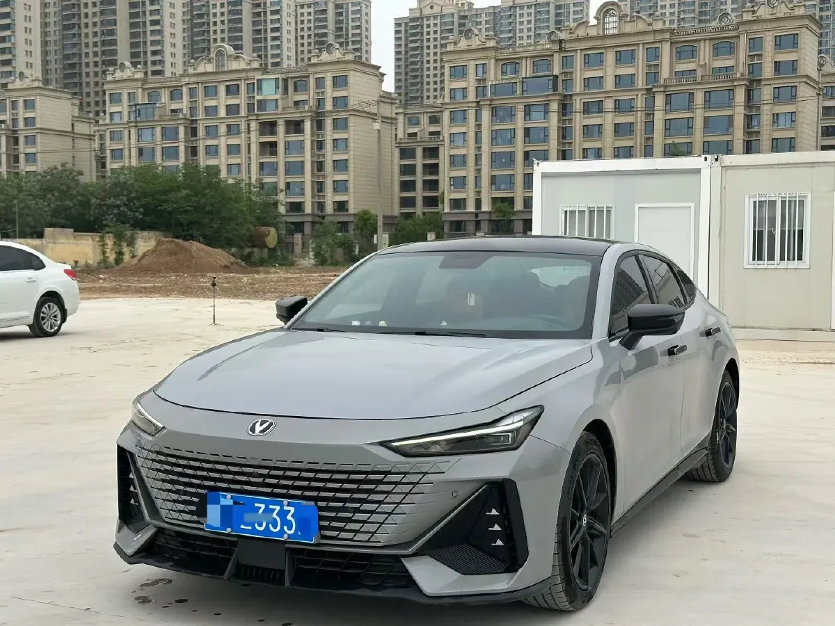 2022 ChangAn UNI-V 1.5T 188HP L4 7DCT,autocango,china used car exporter,china ev exporter,chinese used car exporter,chinese used ev exporter