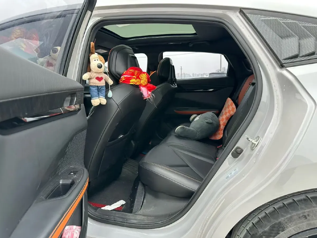 2022 ChangAn UNI-V 1.5T 188HP L4 7DCT,autocango,china used car exporter,china ev exporter,chinese used car exporter,chinese used ev exporter