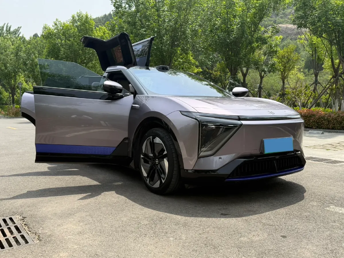 2023 HiPhi Y BEV 76.6KWH,autocango,china used car exporter,china ev exporter,chinese used car exporter,chinese used ev exporter