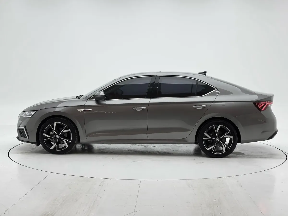 2022 Skoda Octavia 1.4T 150HP L4 7DCT,autocango,china used car exporter,china ev exporter,chinese used car exporter,chinese used ev exporter