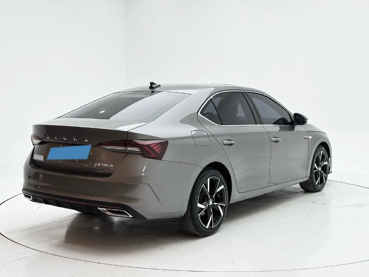 2022 Skoda Octavia 1.4T 150HP L4 7DCT,autocango,china used car exporter,china ev exporter,chinese used car exporter,chinese used ev exporter