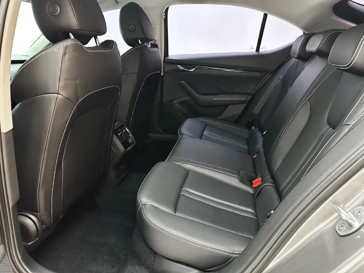 2022 Skoda Octavia 1.4T 150HP L4 7DCT,autocango,china used car exporter,china ev exporter,chinese used car exporter,chinese used ev exporter