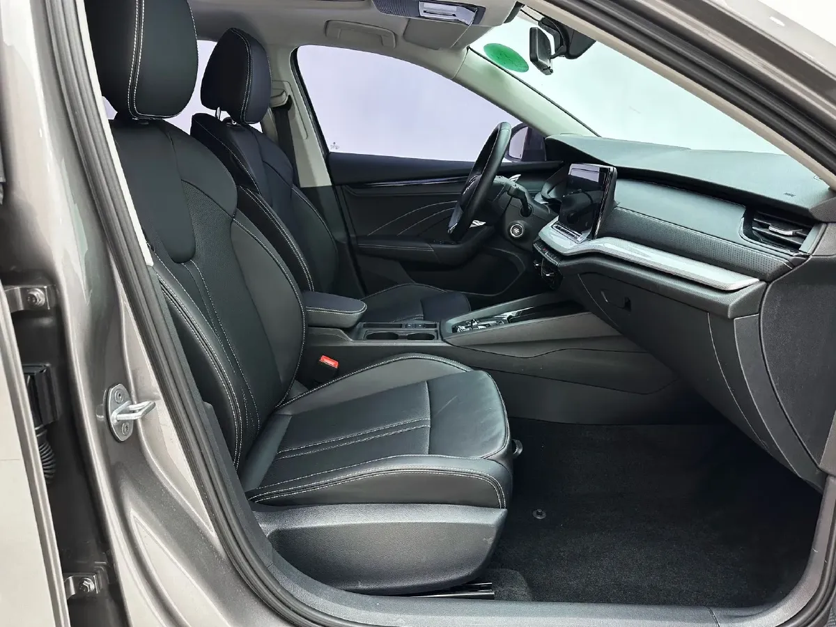 2022 Skoda Octavia 1.4T 150HP L4 7DCT,autocango,china used car exporter,china ev exporter,chinese used car exporter,chinese used ev exporter