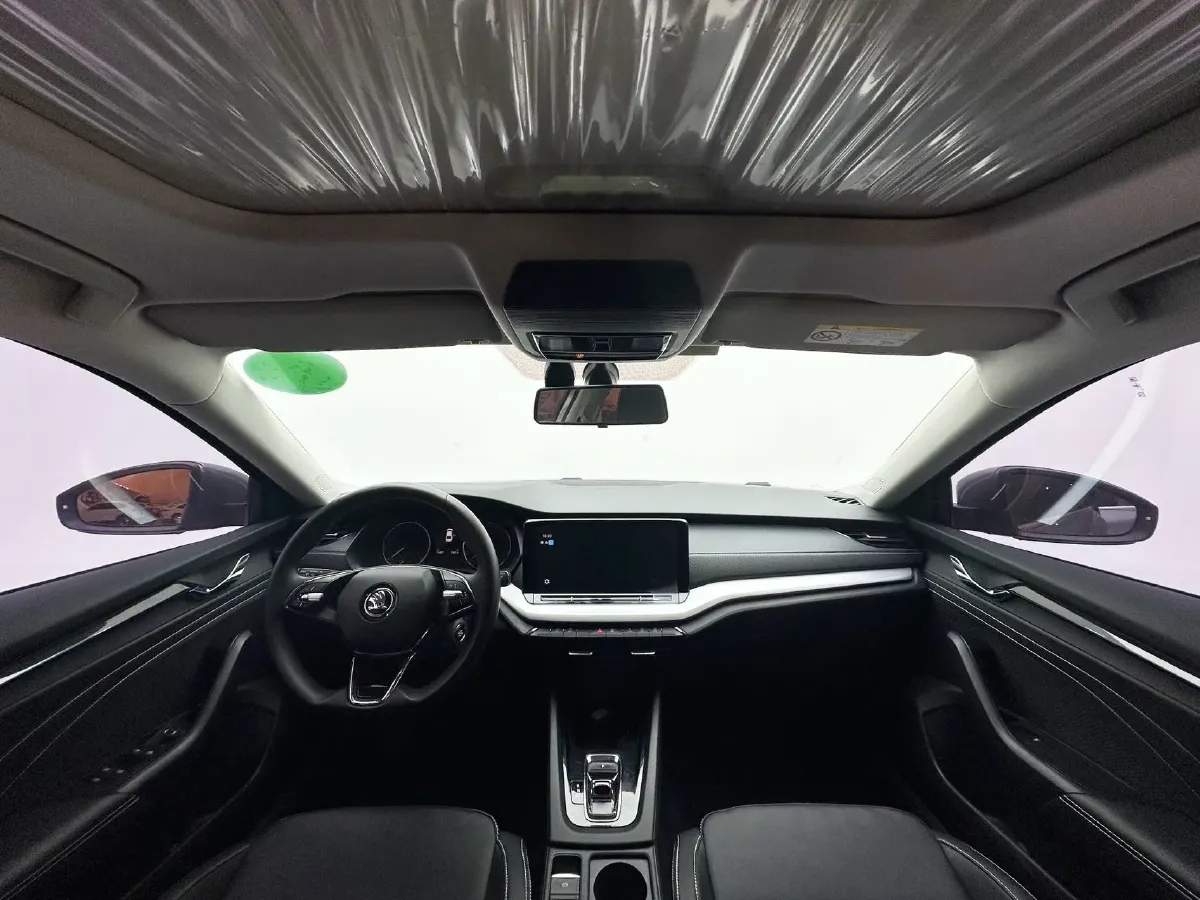 2022 Skoda Octavia 1.4T 150HP L4 7DCT,autocango,china used car exporter,china ev exporter,chinese used car exporter,chinese used ev exporter