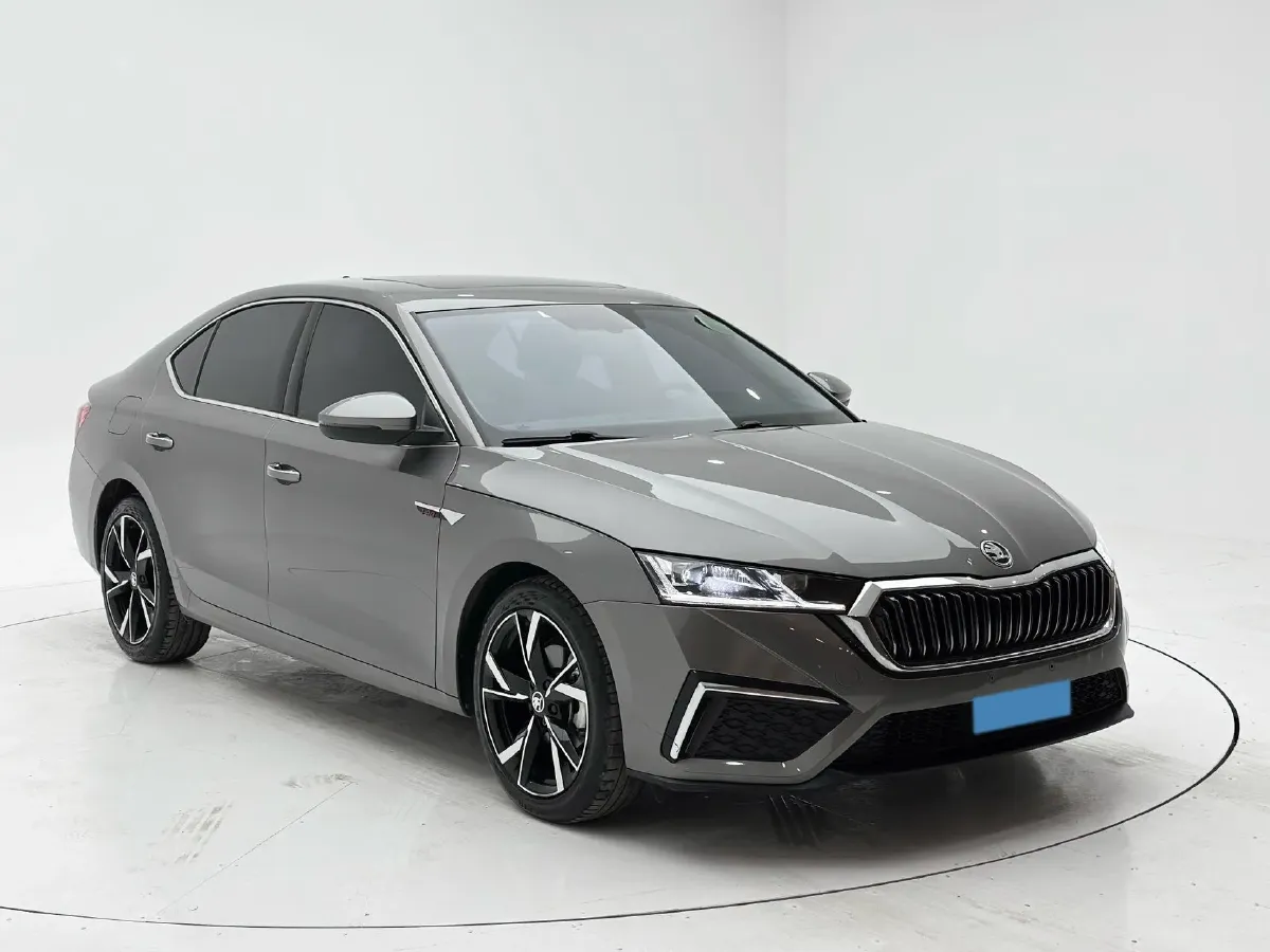 2022 Skoda Octavia 1.4T 150HP L4 7DCT,autocango,china used car exporter,china ev exporter,chinese used car exporter,chinese used ev exporter