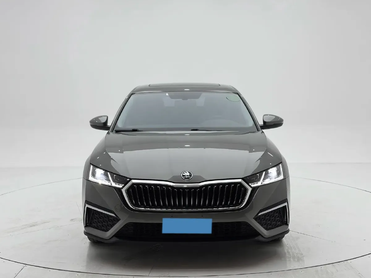 2022 Skoda Octavia 1.4T 150HP L4 7DCT,autocango,china used car exporter,china ev exporter,chinese used car exporter,chinese used ev exporter