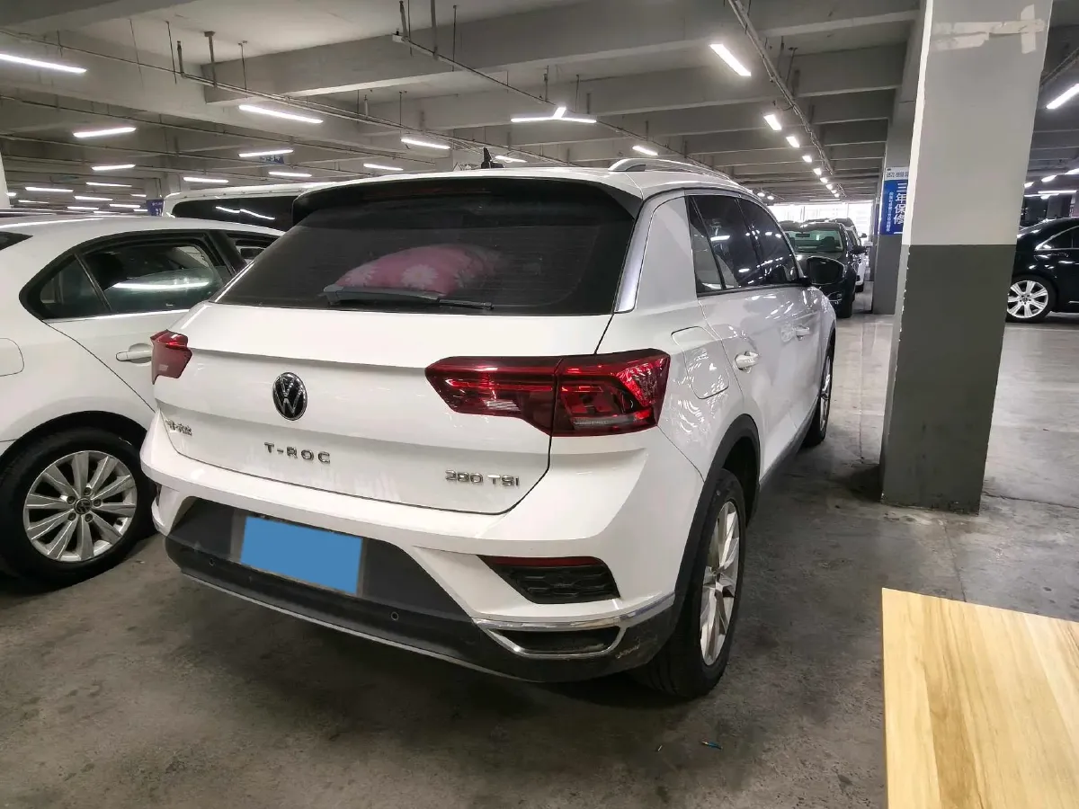 2020 Volkswagen T-Roc 1.2T 116HP L4 5MT,autocango,china used car exporter,china ev exporter,chinese used car exporter,chinese used ev exporter