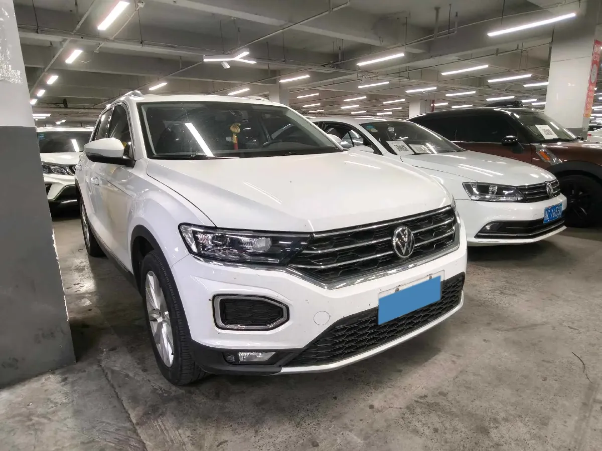 2020 Volkswagen T-Roc 1.2T 116HP L4 5MT,autocango,china used car exporter,china ev exporter,chinese used car exporter,chinese used ev exporter