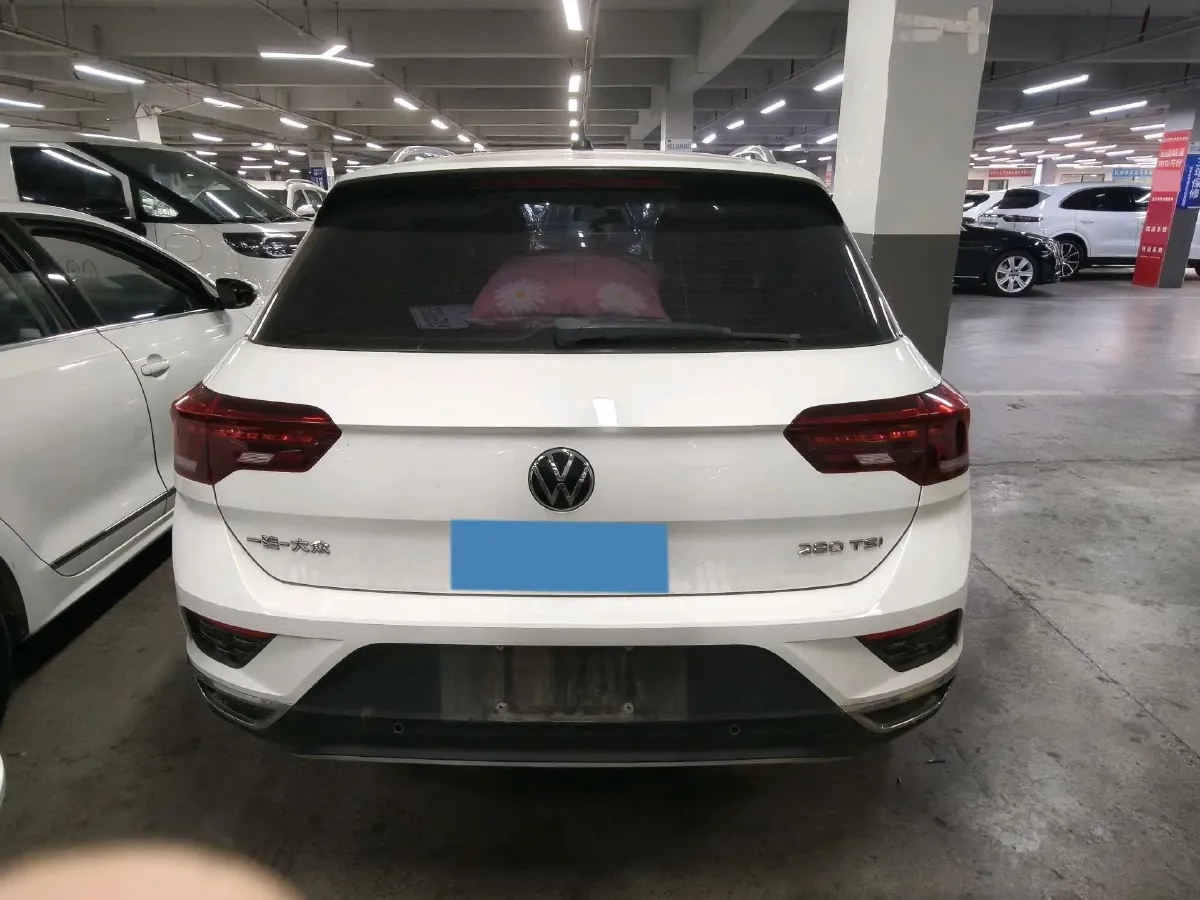 2020 Volkswagen T-Roc 1.2T 116HP L4 5MT,autocango,china used car exporter,china ev exporter,chinese used car exporter,chinese used ev exporter