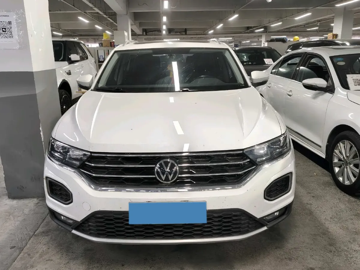 2020 Volkswagen T-Roc 1.2T 116HP L4 5MT,autocango,china used car exporter,china ev exporter,chinese used car exporter,chinese used ev exporter