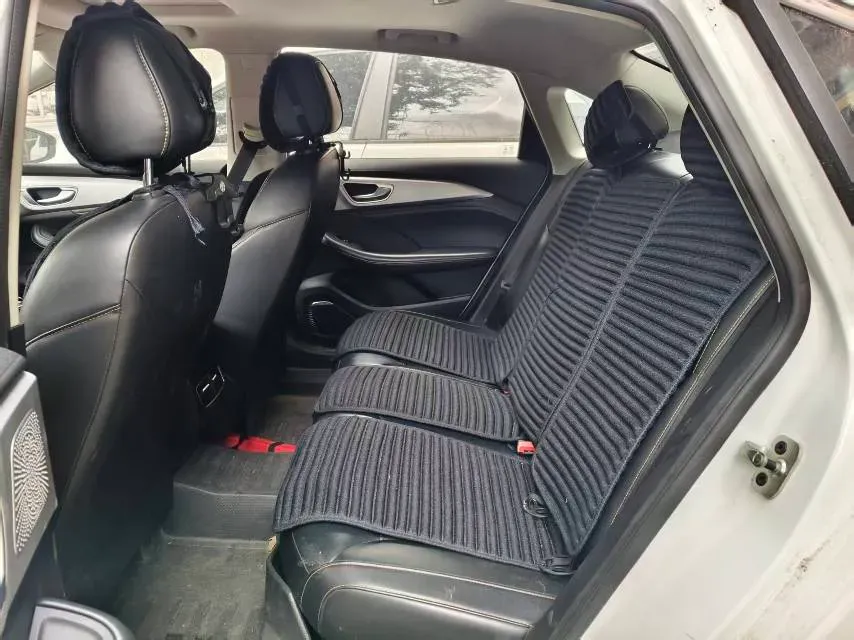 2020 Roewe i6 MAX 1.5T 169HP L4 AMT PHEV,autocango,china used car exporter,china ev exporter,chinese used car exporter,chinese used ev exporter